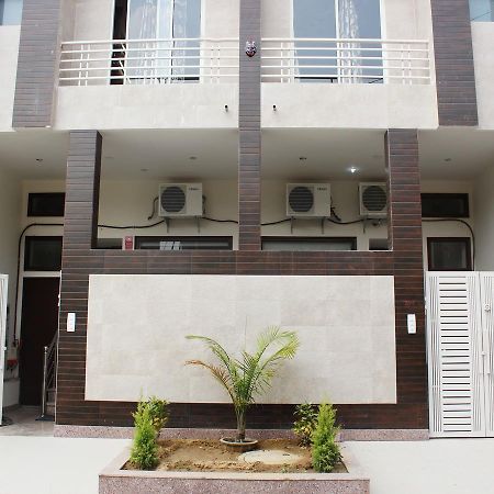 Oyo 2384 Hotel Epic Inn Gurgaon Buitenkant foto