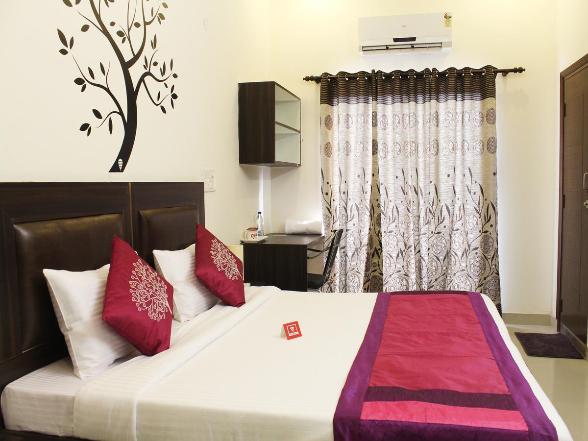 Oyo 2384 Hotel Epic Inn Gurgaon Buitenkant foto