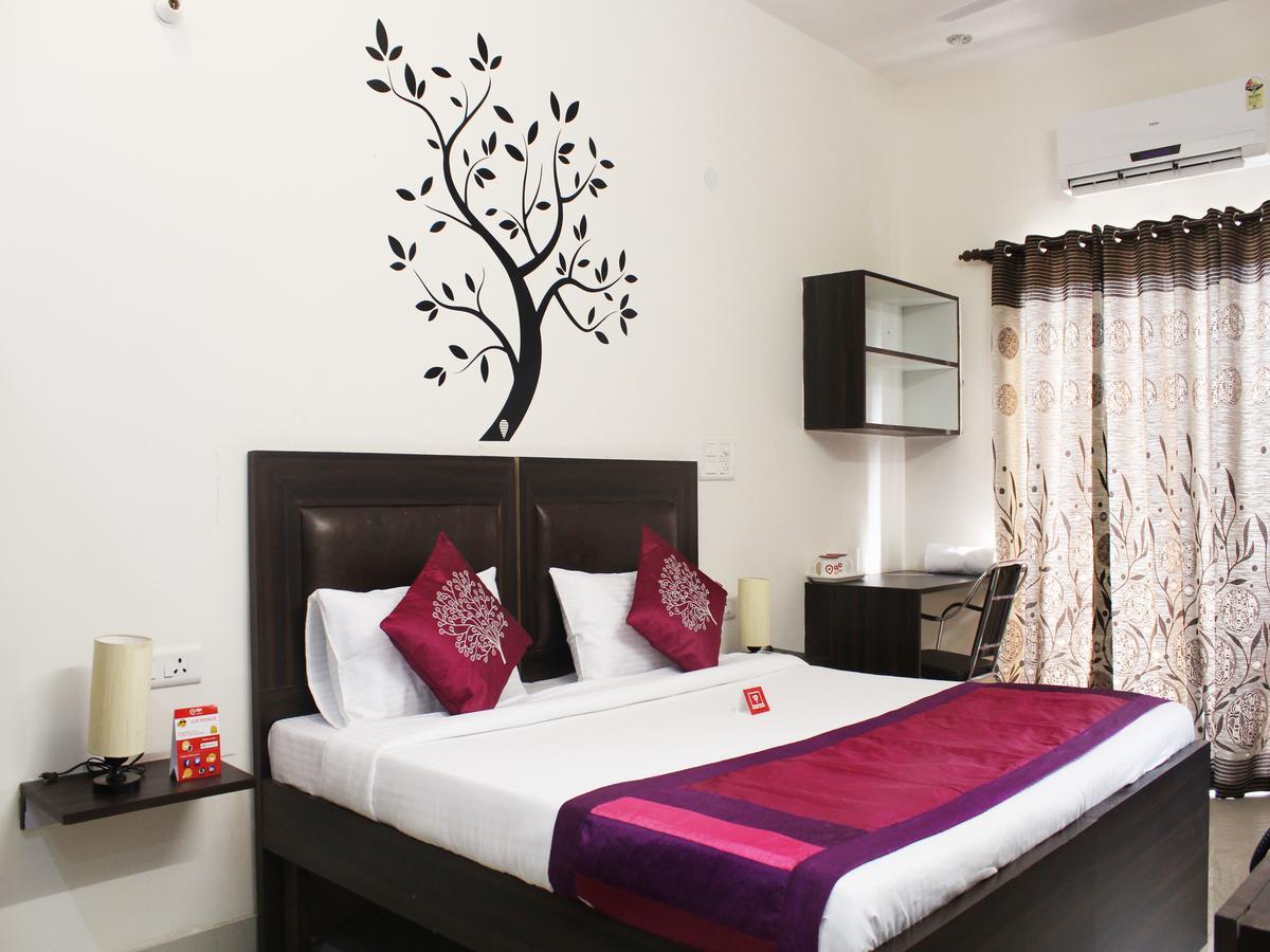 Oyo 2384 Hotel Epic Inn Gurgaon Buitenkant foto