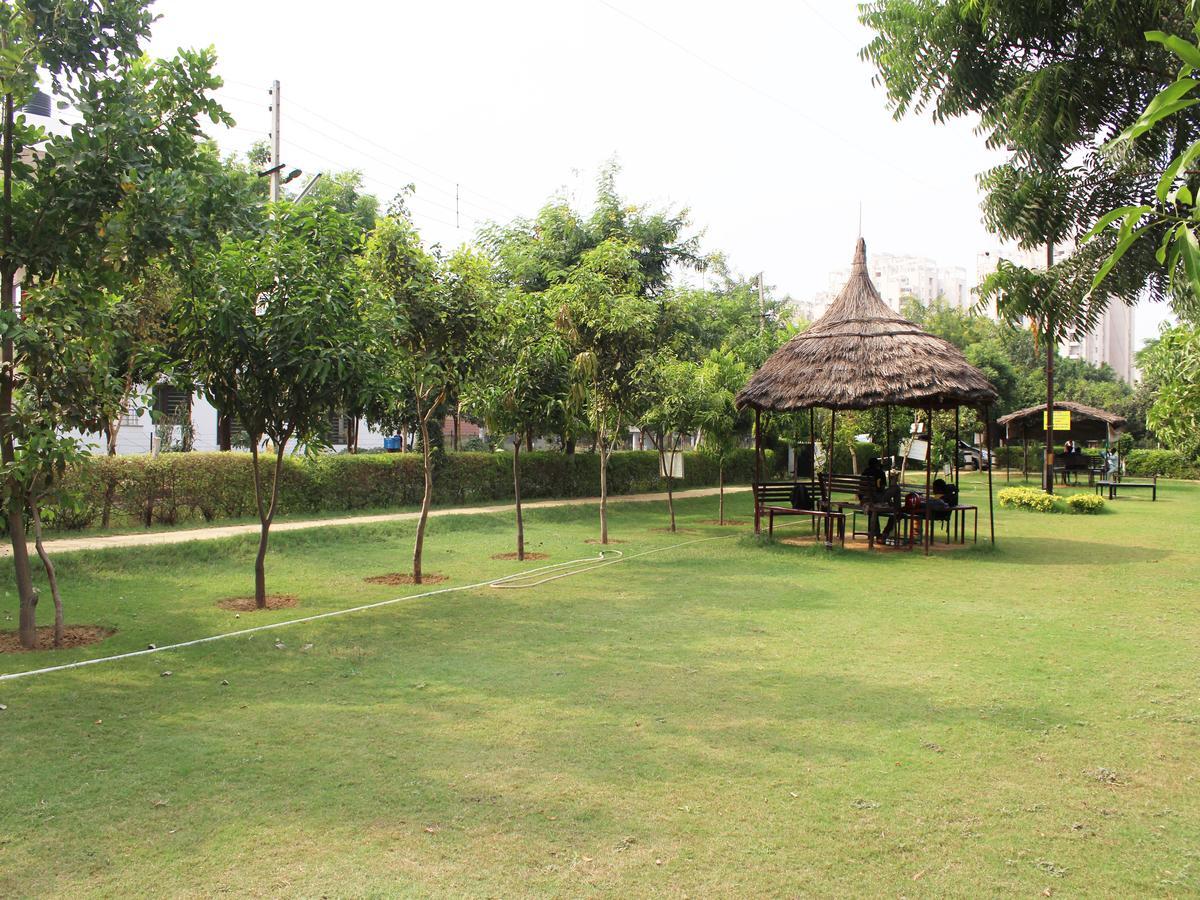Oyo 2384 Hotel Epic Inn Gurgaon Buitenkant foto