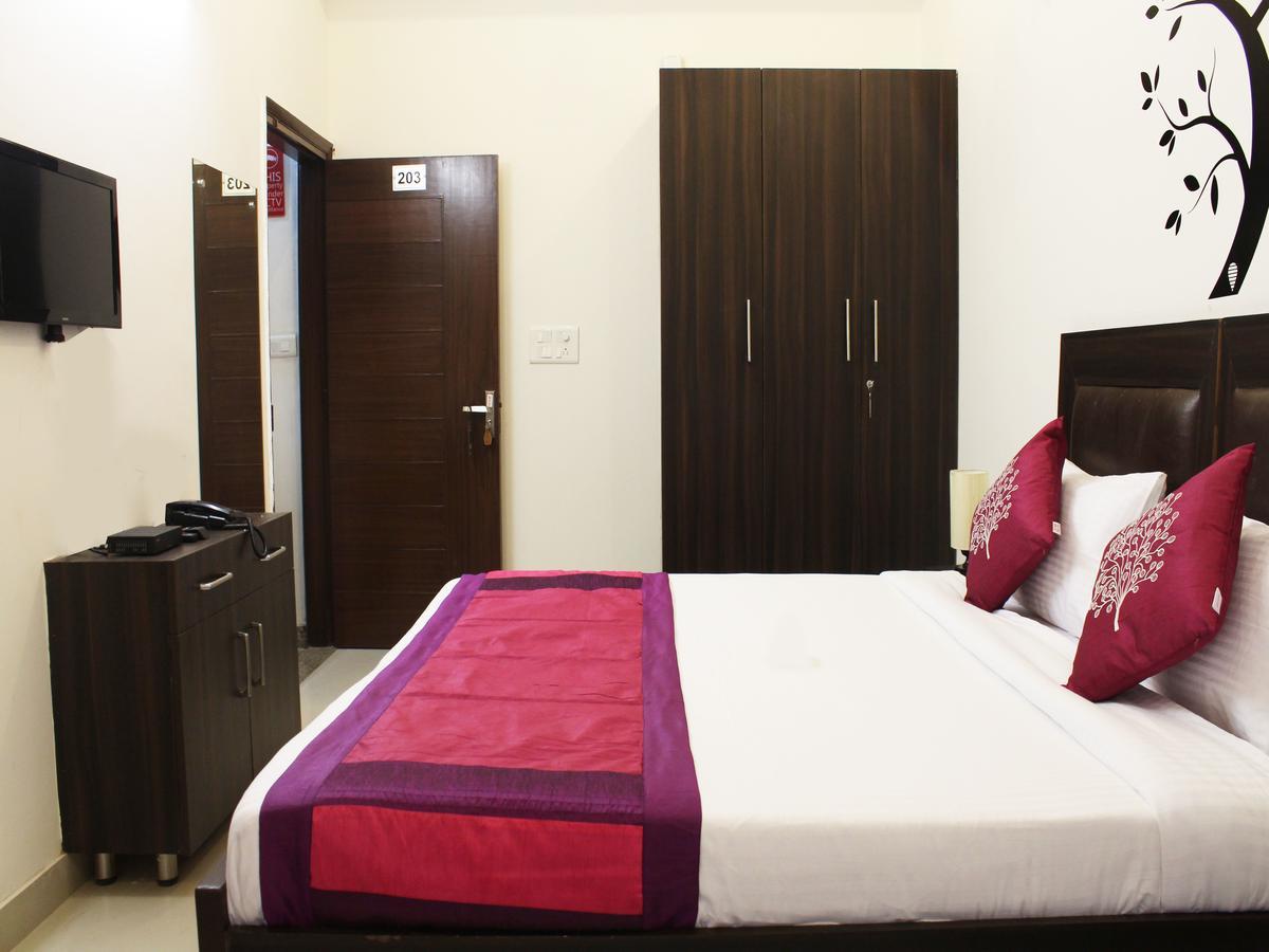 Oyo 2384 Hotel Epic Inn Gurgaon Buitenkant foto
